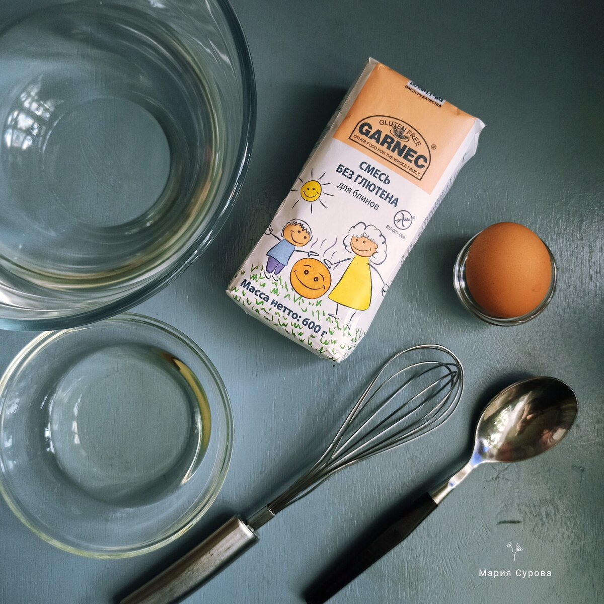 В составе этой смеси есть сухое молоко, сахар, соль и разрыхлитель.