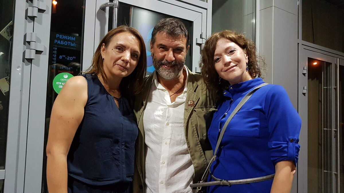 Мы с Гришковцом земляки, много раз встречались, но каждый раз он знакомится со мной заново:)) Август 2018 года