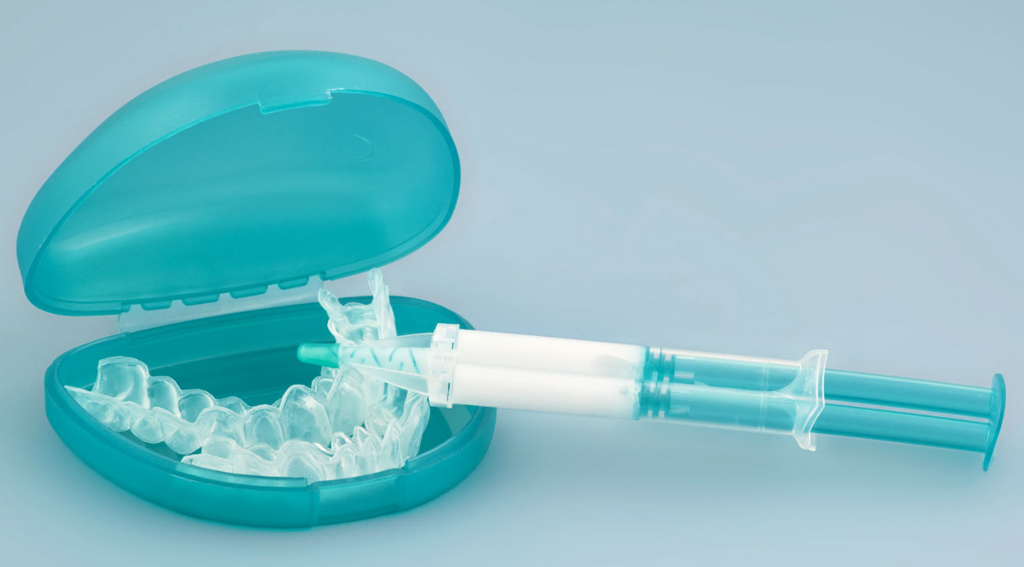 Капа для отбеливания зубов в домашних условиях. Фото: dentconsult.ru