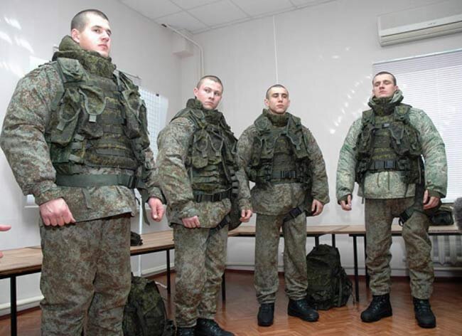 Боевая экипировка «Ратник». Проектировали форму не модельеры. И это похоже пошло ей на пользу. 