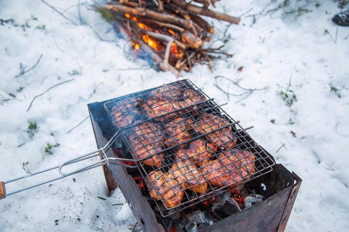 Шашлыки в горах зимой