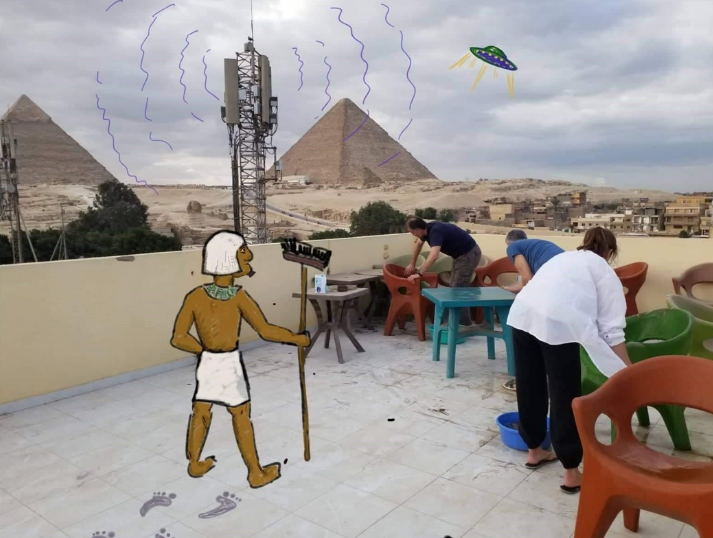 Весёлое фото из группы Российские археологи у египетских пирамид