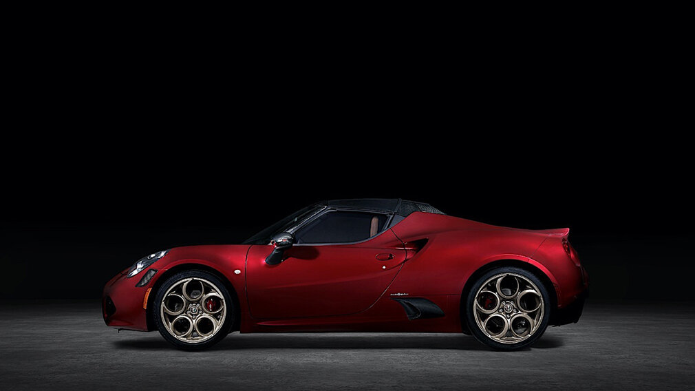 Alfa Romeo 4C Spider в версии 33 Stradale Tributo