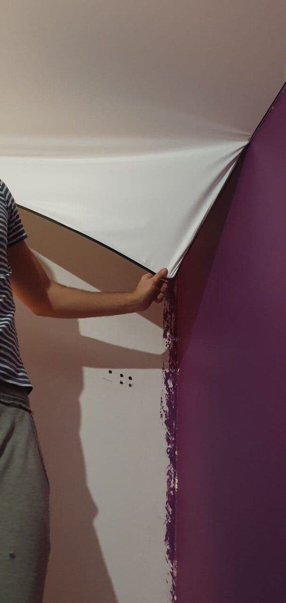 Начинаем с угла.