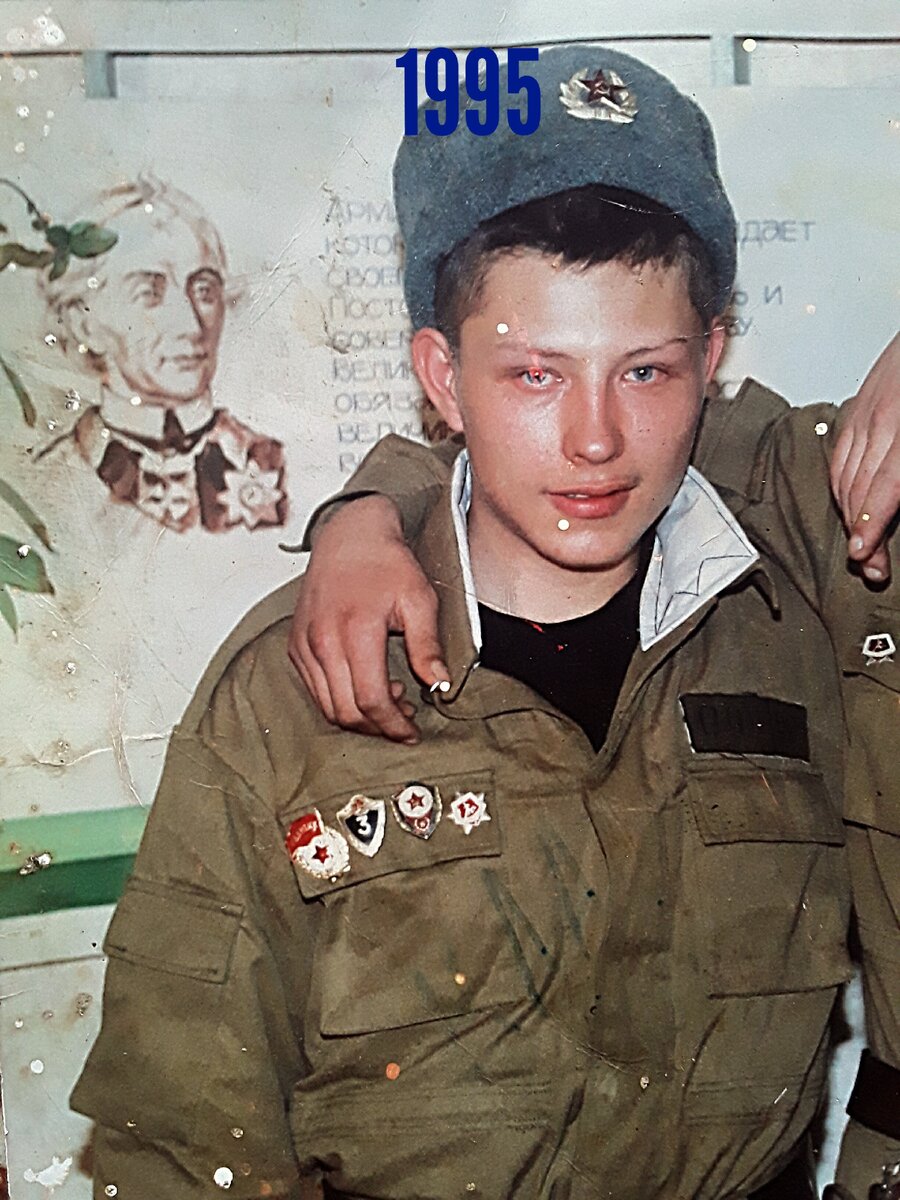 Привет всем пацанам кто был на Кавказе и в первую и во вторую кампанию. Нам есть кого вспомнить и что происходило на самом деле. В 94-ом полная неразбериха и бардак,как впрочем и по всей России матушке. Да и наш 2-ой Забайкальский батальон  полностью укомплектованный в Загустае,на основе 39-ого МСП(мотострелковый полк) Кто там был,тот помнит,что творилось перед Новым годом,понавезли с тогдашнего ЗабВО,со всех частей Читинской,р.Бурятия, Амурской областей молодых, совсем ещё зелёных пацанов,ускоренное обучение в течение 3-х недель и отправка под марш Славянки в Чечню.Как уходили когда то наши деды и прадеды на Отечественную в 41-ом на битву под Москвой,ведь тогда почти сибиряки решили исход той битвы,ну и мы так же были должны не ударить в грязь лицом перед земляками.(продолжение следует).