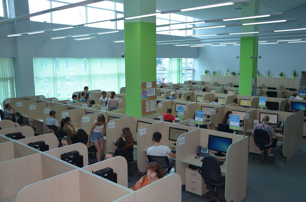 Колл центр ярославль. Перегородки для колл центра. Кул центр. Рабочее место кол центра. Кул центр иваново.