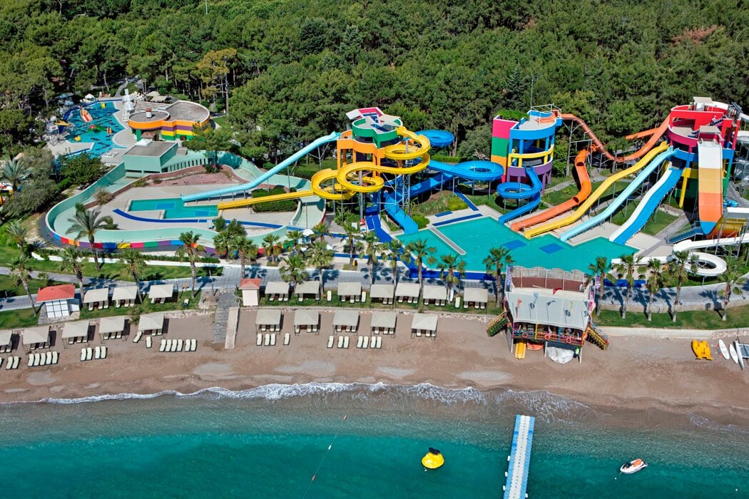Источник фото: https://swakacje.pl/hotel/turcja/rixos-sungate-aquapark-plaza-825815249-original.jpg