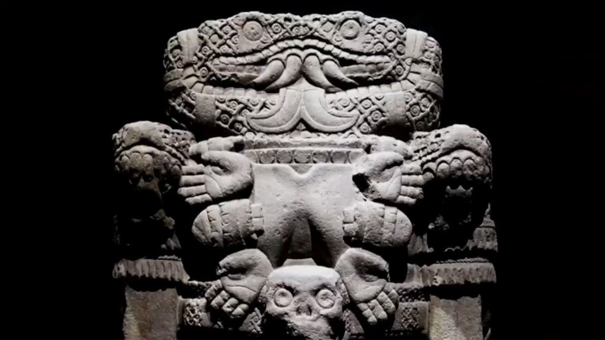 Статуя Коатликуэ