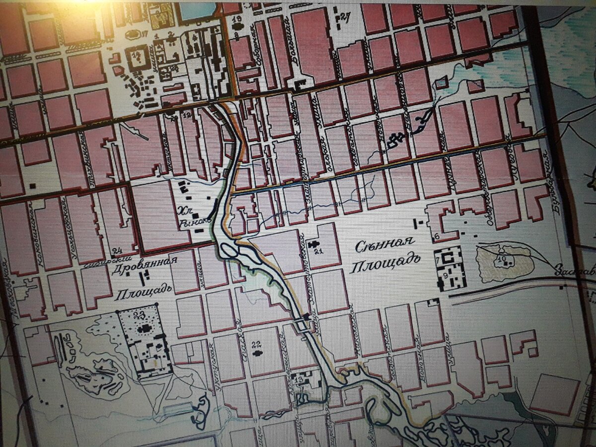 Старинная, начала XIX века, карта Екатеринбурга. Фото автора.