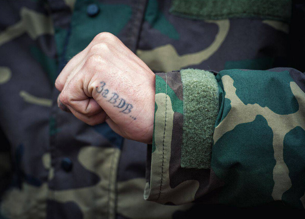 Берут ли армию с татуировками на лице или руках