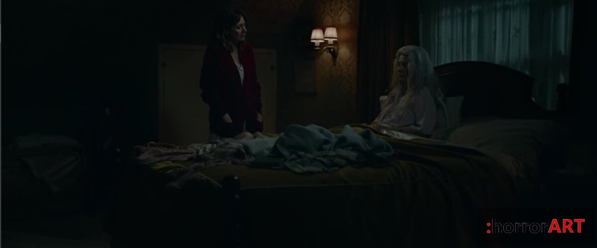 Тема взаимоотношений трёх поколений одной семьи занимает особое место в фильме