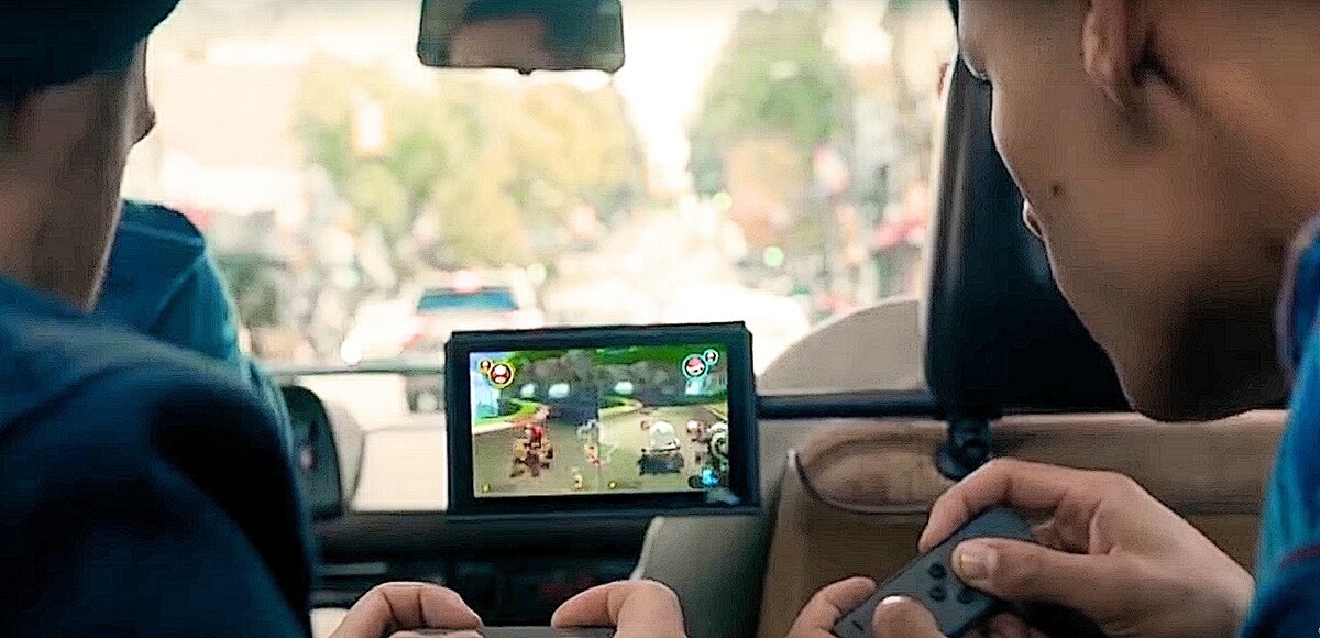         поиграть в мобильниках с каждым годом становится все интереснее..