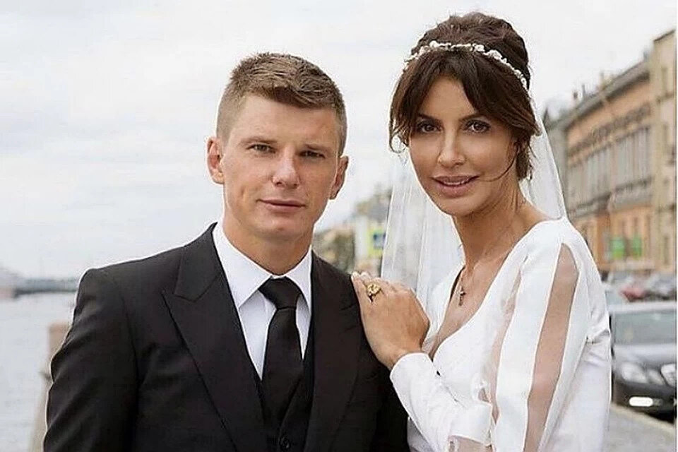 Казьмина ушла от первого мужа к Аршавину