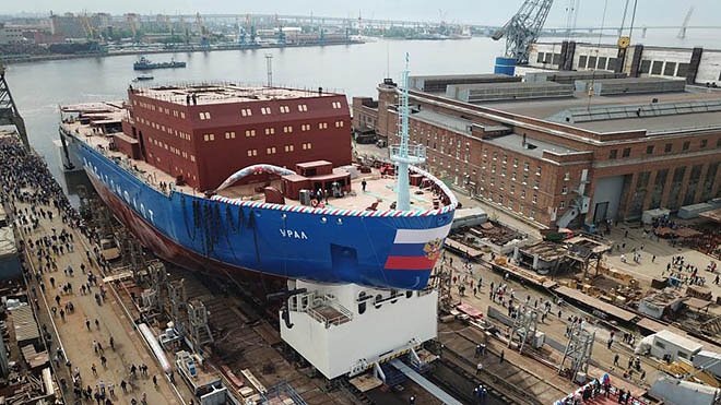 Атомный ледокол «Урал» пр.22220, спуск на воду