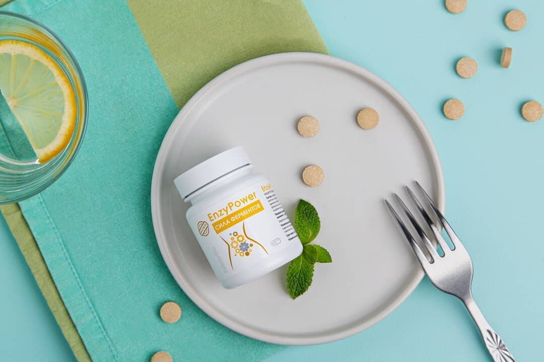 🌺 УКРЕПЛЯЕМ ЗДОРОВЬЕ ЭТОЙ ВЕСНОЙ ВМЕСТЕ С FABERLIC⠀☝️ Качество пищи, которую мы едим, напрямую влияет на работу желудочно-кишечного тракта. Увы, не всегда выбор бывает удачным. А иногда и вовсе от нас не зависит: не в сезон отыскать те же первосортные овощи и фрукты зачастую непросто.  Итог: проблемы с пищеварением.⠀😊 Однако ненужные риски можно и снизить. Поможет пищевой прессованный концентрат EnzyPower от FABERLIC. Он помогает восполнять ферментный недостаток в организме и, соответственно, регулировать обменные процессы. Кроме того, этот продукт улучшает переваривание органических веществ — белков, жиров и углеводов — и тем самым нормализует работу желудочно-кишечного тракта (ЖКТ). Происходит это благодаря клетчатке в составе EnzyPower. Помимо нее, в пищевом концентрате есть яблочные волокна, папаин, бромелайн, панкреатин, экстракт артишока и порошок куркумы.⠀🌟 В одной упаковке — 60 порций. Продукт годен в течение 3-х лет с даты изготовления. Хранить его нужно в сухом месте при температуре не выше 25 °С.⠀❕Употреблять рекомендуется по 2 порции в день во время приема пищи или сразу после него, запивая стаканом воды.⠀#faberlic #faberlicwellness#faberlic_новинки #enzypower