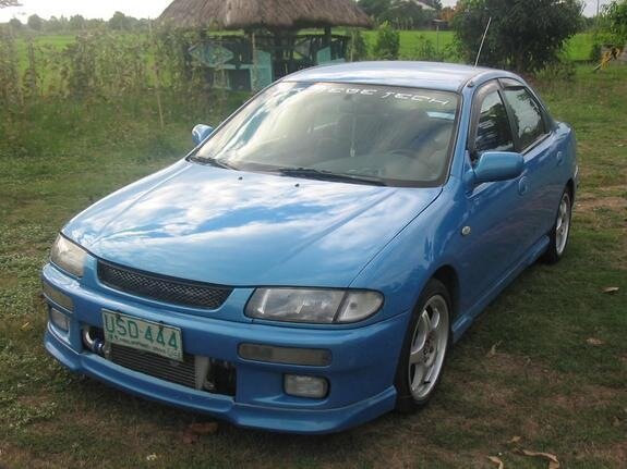 Mazda 323F 1.6 (модель 2001 года) - тип кузова: 4/5 местный хэтчбек; мощность: 98 лошадиных сил; рабочий объем 1.6 литра. 