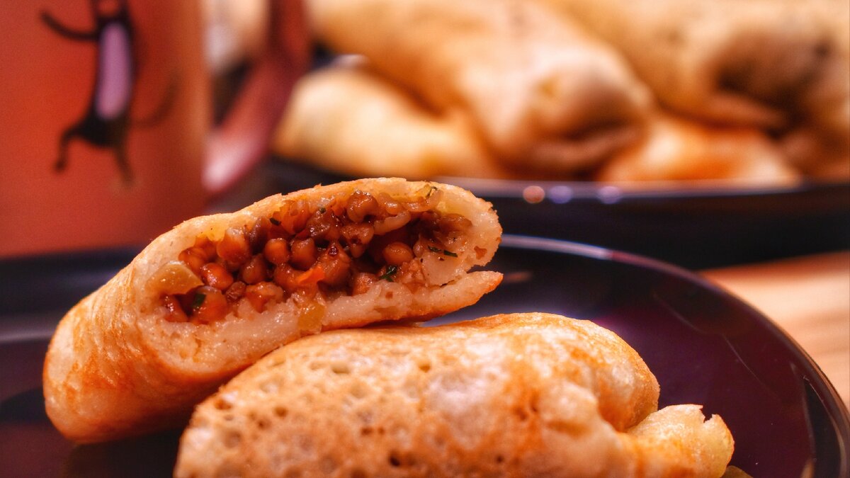 Блинчики по купечески с гречкой и грибами.