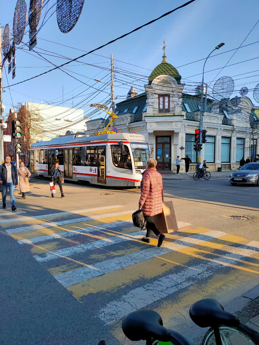 Что удивляет в Краснодаре после жизни в Москве? Контрасты. | Малина блог |  Дзен