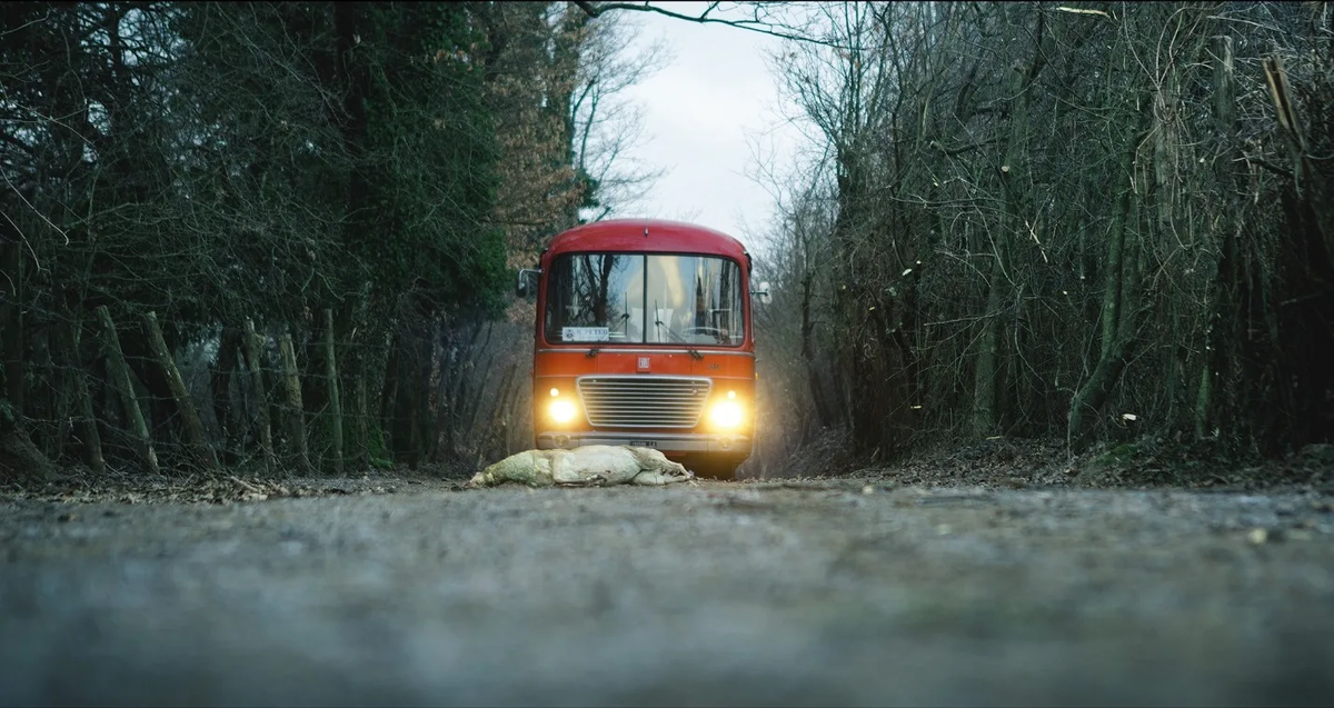 Кадр из фильма "Тьма: Монстры за поворотом"