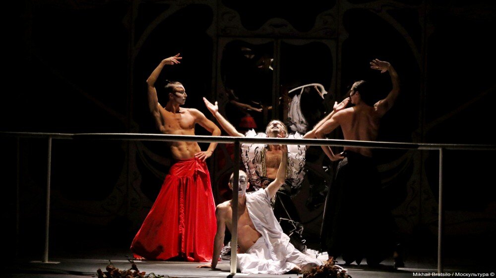 музыка из спектакля служанки. на сцене московского губернского театра | большая сцена. музыка из спектакля служанки. венера гемадивеа травиатта. служанки виктюк.