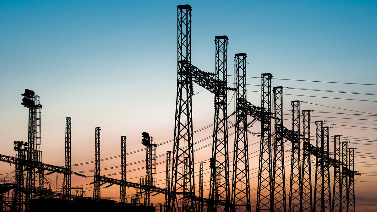    Электрическая подстанция© fotolia.com / dmitryelagin