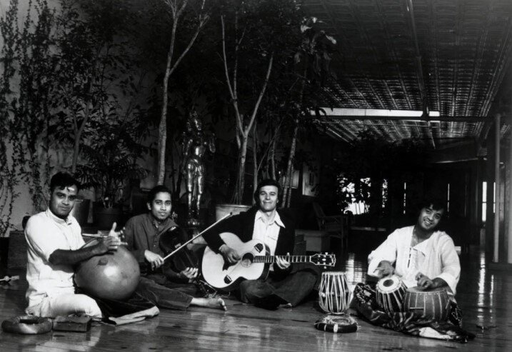 Shakti: Тетакуди Харихара Винаякрам, Лакшминарайана Шанкар, Джон Маклафлин, Закир Хуссейн