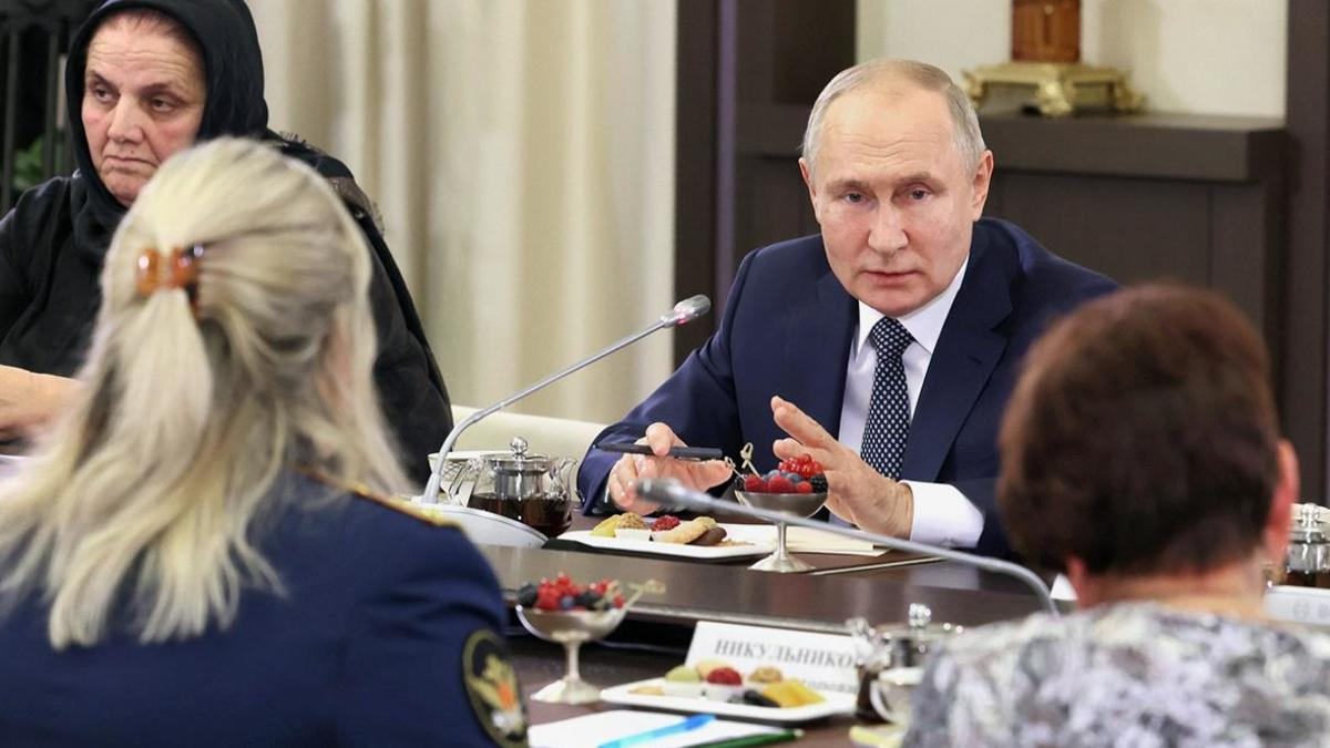 Владимир Путин на встрече с матерями военнослужащих