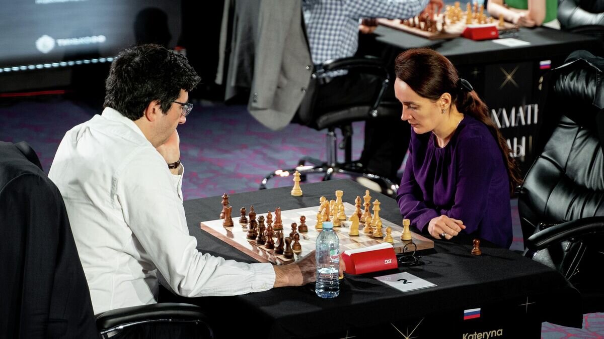    Екатерина Лагно и Владимир Крамник© Фото : пресс-служба турнира "Шахматные звезды"