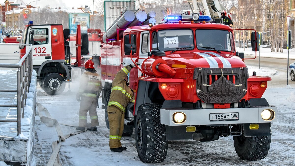    Куда бежать и что делать? Югорские спасатели дали универсальную инструкцию на случай чрезвычайной ситуации