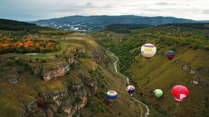     Полет на аэростатах через Эльбрус перенесли из-за непогоды, сообщил глава Кисловодска Евгений Моисеев.