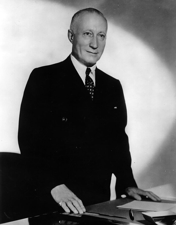 Адольф Цукор