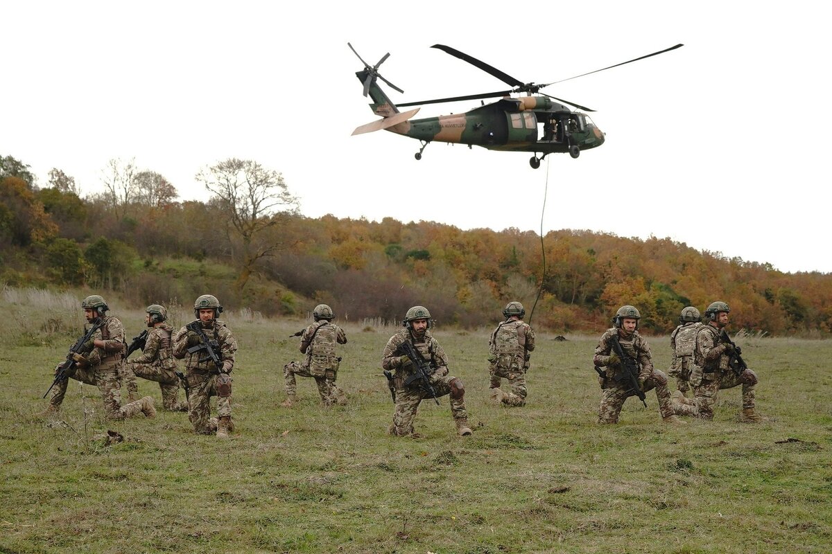 Красный флаг / Al Sancak