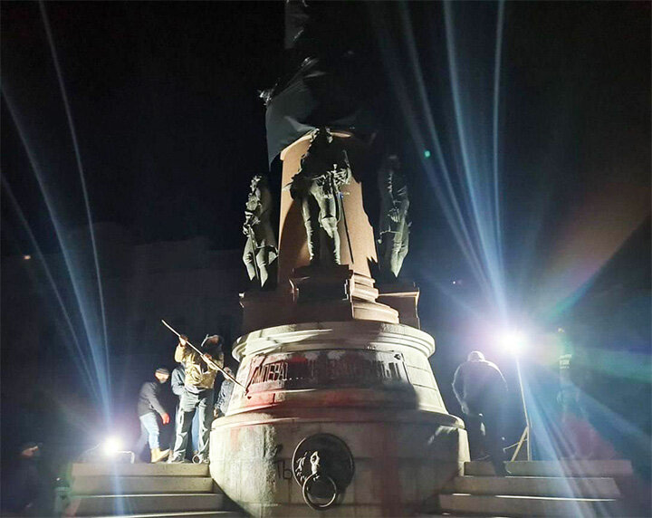 СНОС ПАМЯТНИКА ЕКАТЕРИНЕ II В ОДЕССЕ. ФОТО: ПРЕДОСТАВЛЕНО ЦАРЬГРАДУ HUAN LOPEZ