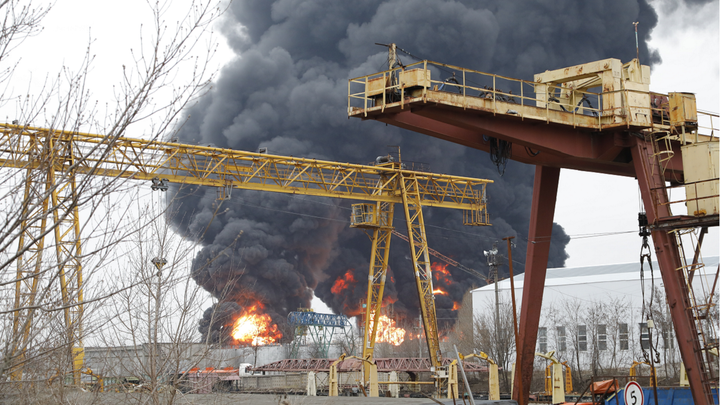 Россия обвиняет Украину в причастности к взрыву и пожару