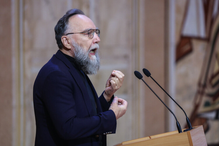  «Мы должны быть всегда на стороне духа, на стороне света, на стороне нашей традиции, на стороне нашей церкви»