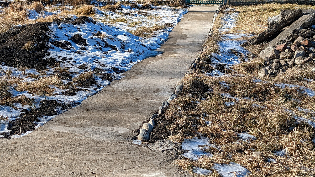 Уехал в село из Москвы, топлю печку, обустраиваю сразу два дома. Москвич в  деревне | Арстайл | Дзен