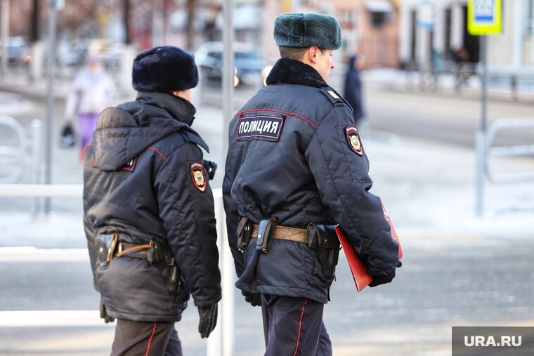    Молодая мать с ребенком выпала из окна