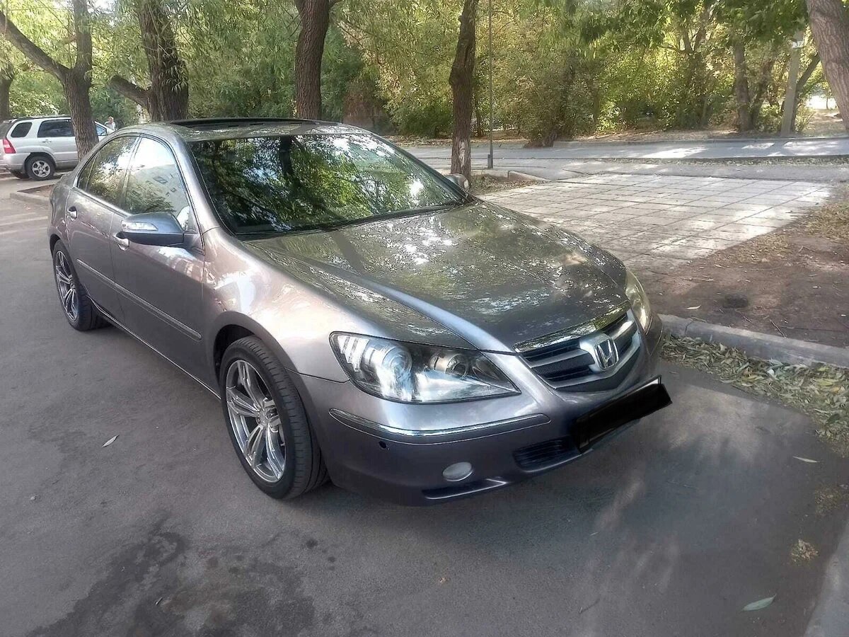 Хонда Ледженд.