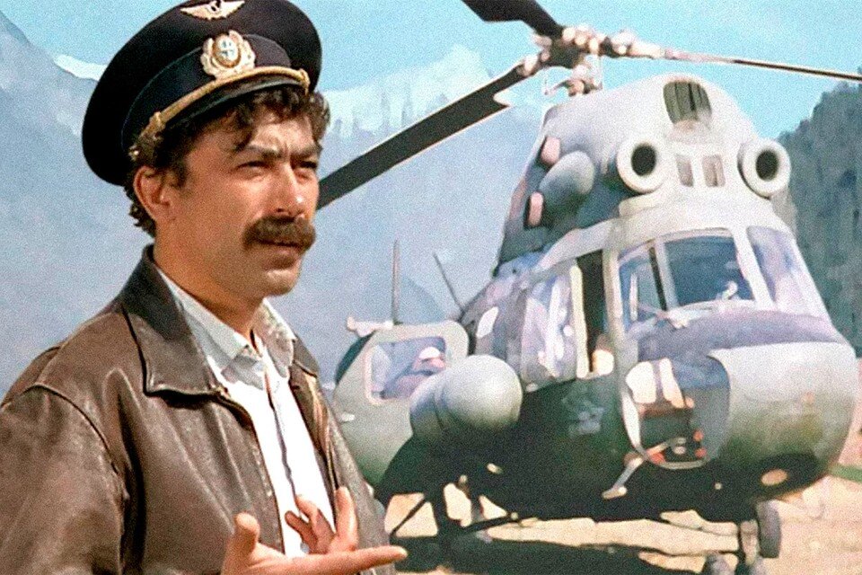     Вахтанг Кикабидзе в фильме "мимино"  кадр из фильма