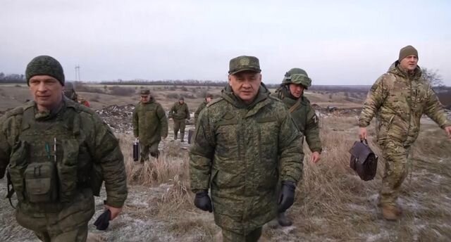    Сергей Шойгу во время инспектирования группировки ВС России в зоне спецоперации © Пресс-служба Минобороны РФ/РИА Новости