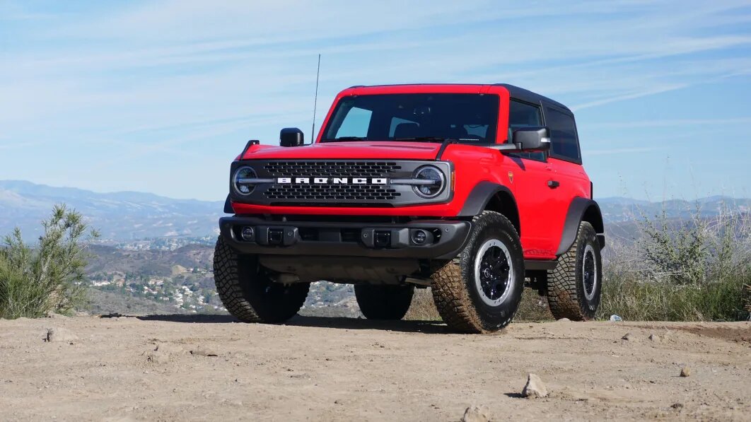 Покупатели Ford Bronco, зарезервировавшие внедорожник в июле 2020 года, не увидели свой автомобиль до декабря 2022 года, а на форумах появляются 74-страничные книги с ожидающими клиентами, которые...-1-2