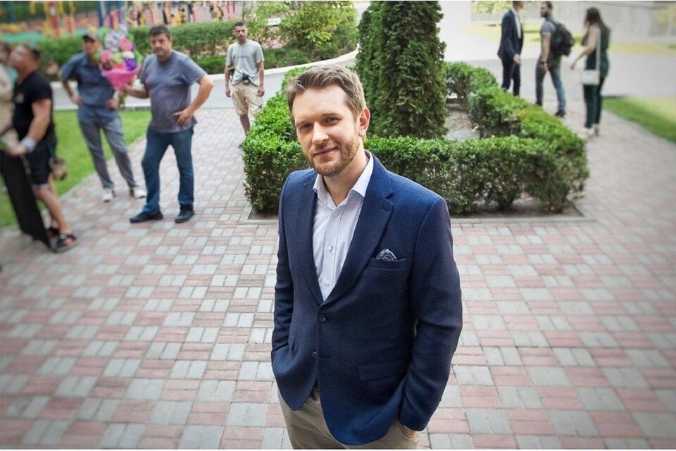     Антон Денисенко родился и вырос в Беларуси, а его актерский талант пригодился в России. Фото: соцсети артиста