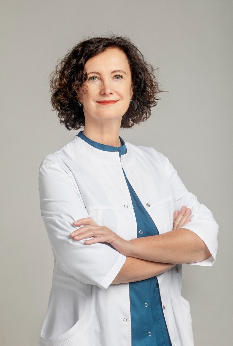 Что для вас важнее: забеременеть и родить любой ценой или вы готовы сделать всё необходимое, чтобы ребенок родился здоровым? Что является главной мотивацией вашей второй беременности – не хотите выходить на работу?
Первая беременность после ЭКО, возможна ли наступление второй беременности естественным путём и нужно ли её планировать? 
Если у вас уже есть больной непланируемый ребёнок, а тут ещё рождается один не планируемый, что будет с первым? 
Незапланированная беременность ведёт к незапланированным последствиям. Не работает: «Я забеременею, как-нибудь выношу и рожу, а потом как-нибудь разгребём».
Имеет место факт, что при полноценной предгравидарной подготовке перед ЭКО, беременность наступает самостоятельно. Не просто так природа не дает забеременеть. Раз не получается, тем более. Сейчас люди готовы заплатить за ЭКО, эта процедура на потоке, и частота наступления беременности в программе ЭКО высокая. Но вы не готовы потратиться на собственное здоровье, считая себя достаточно здоровыми. Вам же виднее.
Бурление и вздутие живота, стул через 2-3 дня, по носоглотке сопли текут, кашель, перенесла КОВИД, зубы кариозные и т.д. Это не в счёт. Главное забеременеть.
Неврологические осложнения у детей – это те самые персистирующие инфекции: Цитомегаловирус, Герпес, Эпштейн Бар и теперь КОВИД.
До беременности нужно нормализовать функцию щитовидной железы, ЖКТ, восполнить все дефициты, в первую очередь железо, белок. Когда ребенок родится у дефицитарной мамы впихнуть в новорожденного уже ничего не сможете. 
Начало превентивных мероприятий, направленных на обеспечение нормального течения гестации и рождение здорового ребенка, после установления факта беременности следует считать поздним: закладка органов и систем плода уже произошла, и профилактика часто оказывается неэффективной. Если не восполнять дефициты до беременности и вовремя - что будет дальше?
Рекомендуемый интергенетический интервал – период между рождением детей должен быть не менее 2-х лет. В эпоху КОВИДА и СТРЕССА (ресурсозатратные состояния) без подготовки и 3-х лет не хватит для восстановления ресурсов женщины. Вы не додадите следующему ребенку. Если беременная с анемией, ребенок уже внутриутробно испытывает гипоксию, и родится с анемией.
Короткий интергенетический интервал связан с повышенным риском низкой массы тела при рождении, малых размеров плода для гестационного возраста, врождённых пороков развития, аутизма и шизофрении у ребенка, гибели плода/новорожденного, анемии у матери, преэклампсии, мертворождения, разрыва матки после предшествующего КС и т.д.
Есть ещё педиатрическая проблема, если в семье есть больной ребёнок и мама не желая выходить на работу, желая получить материнский капитал повторно беременеет, не дождавшись компенсации заболевания у первого ребенка, рождение в семье второго ребенка будет способствовать прогрессированию заболевания у первого.
Сегодня я пишу не в своей манере - под ярким впечатлением от консилиума по Предгравидарной подготовки врача детского эндокринолога с интегративным подходом из г. Самары А.В. Кулешовой. И ей огромное спасибо, что позволила взглянуть на эту проблему под другим углом.
