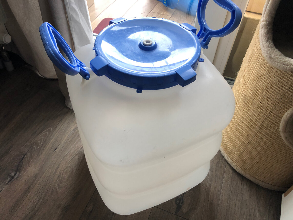 Вот такой у меня бачок для браги