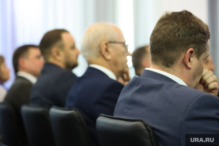    16 чиновников получат удостоверения о повышении квалификации