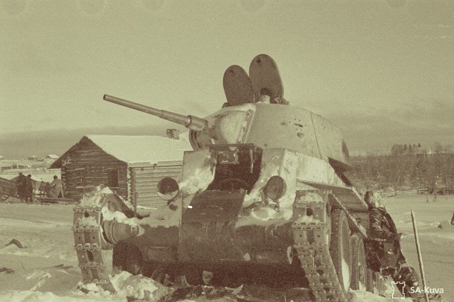 Танк БТ-7, потерянный в октябре 1941 года после взятия Петрозаводска