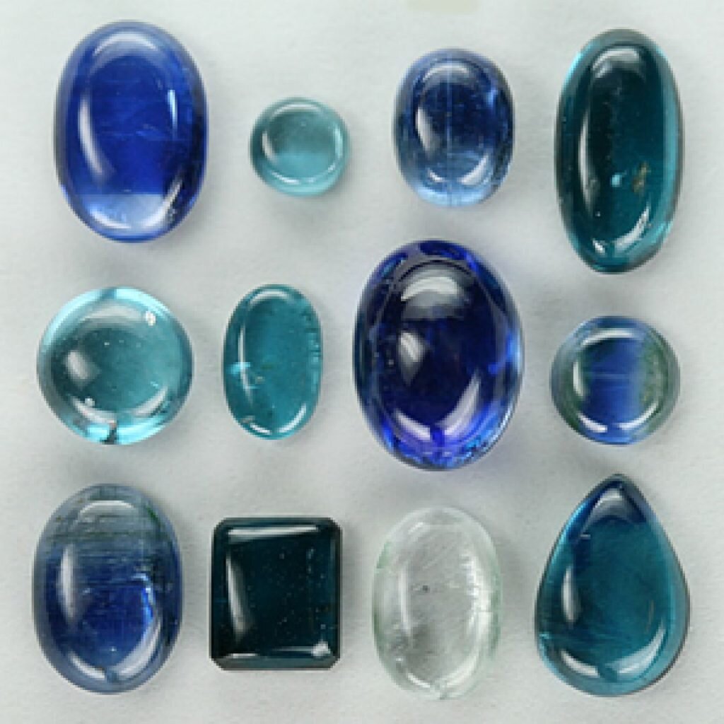 синий камень ювелирный название и фото