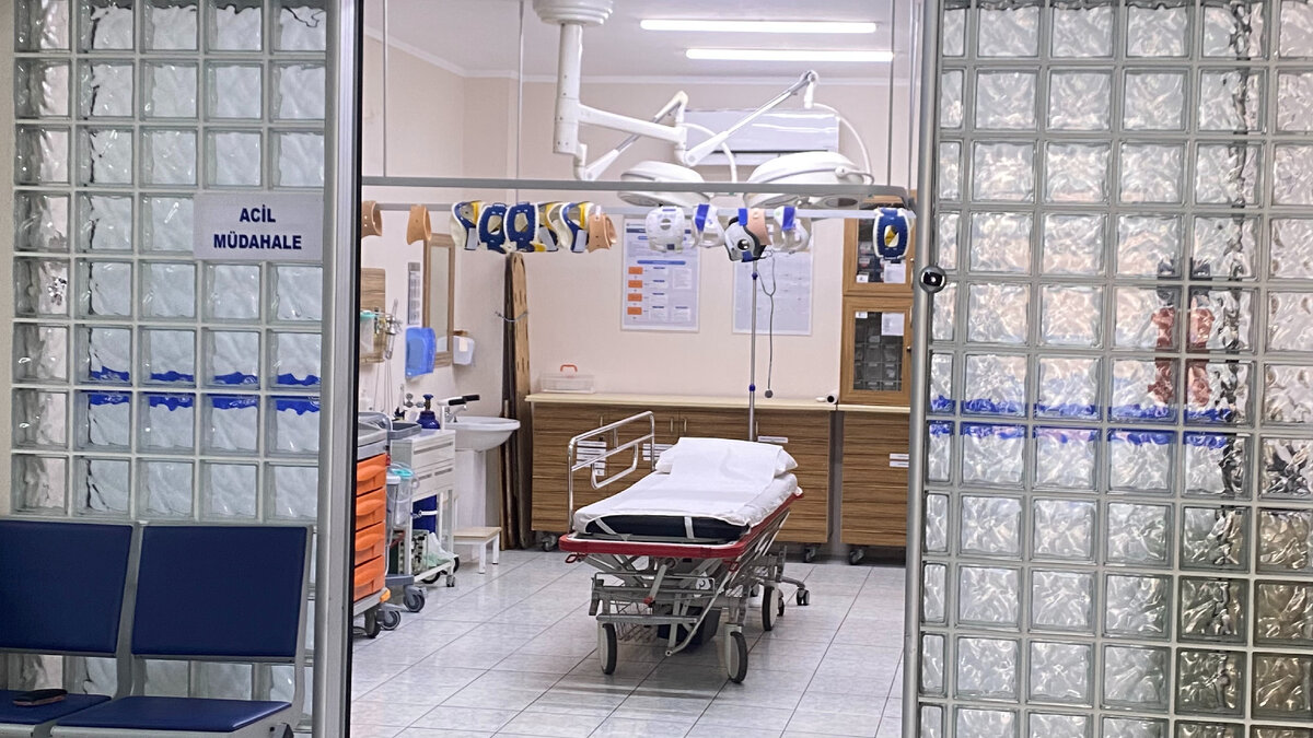 Тут нашей маме делали операцию. Фото сестры автора