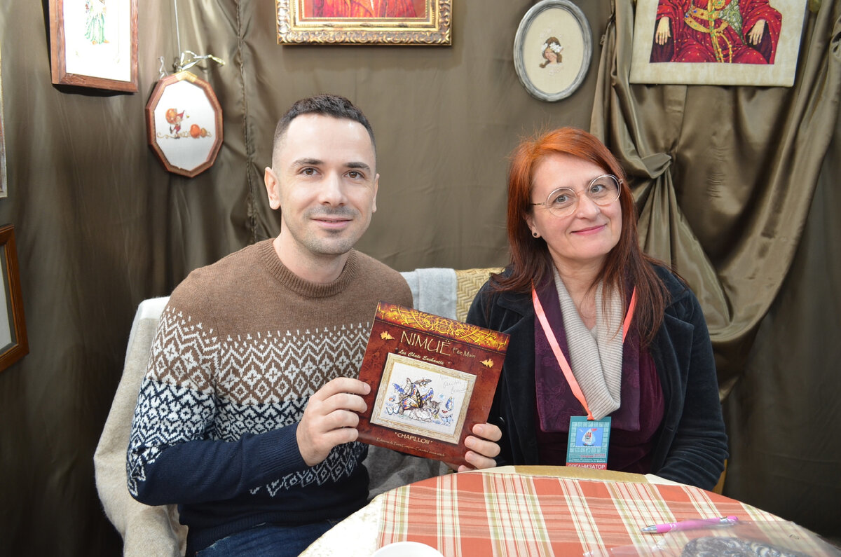 С Annaïck Chauvel (дизайнер Nimuë) на Формуле Рукоделия (февраль 2020)