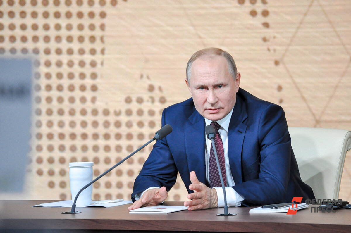 Глава государства пообщался с ученицей 9-го класса из Ростова-на-Дону.  Фото: ФедералПресс / Екатерина Лазарева